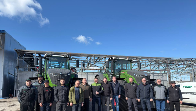 ТОВ «АГРО КМР» обирає потужність та інновації — придбано два Fendt 1042 Vario